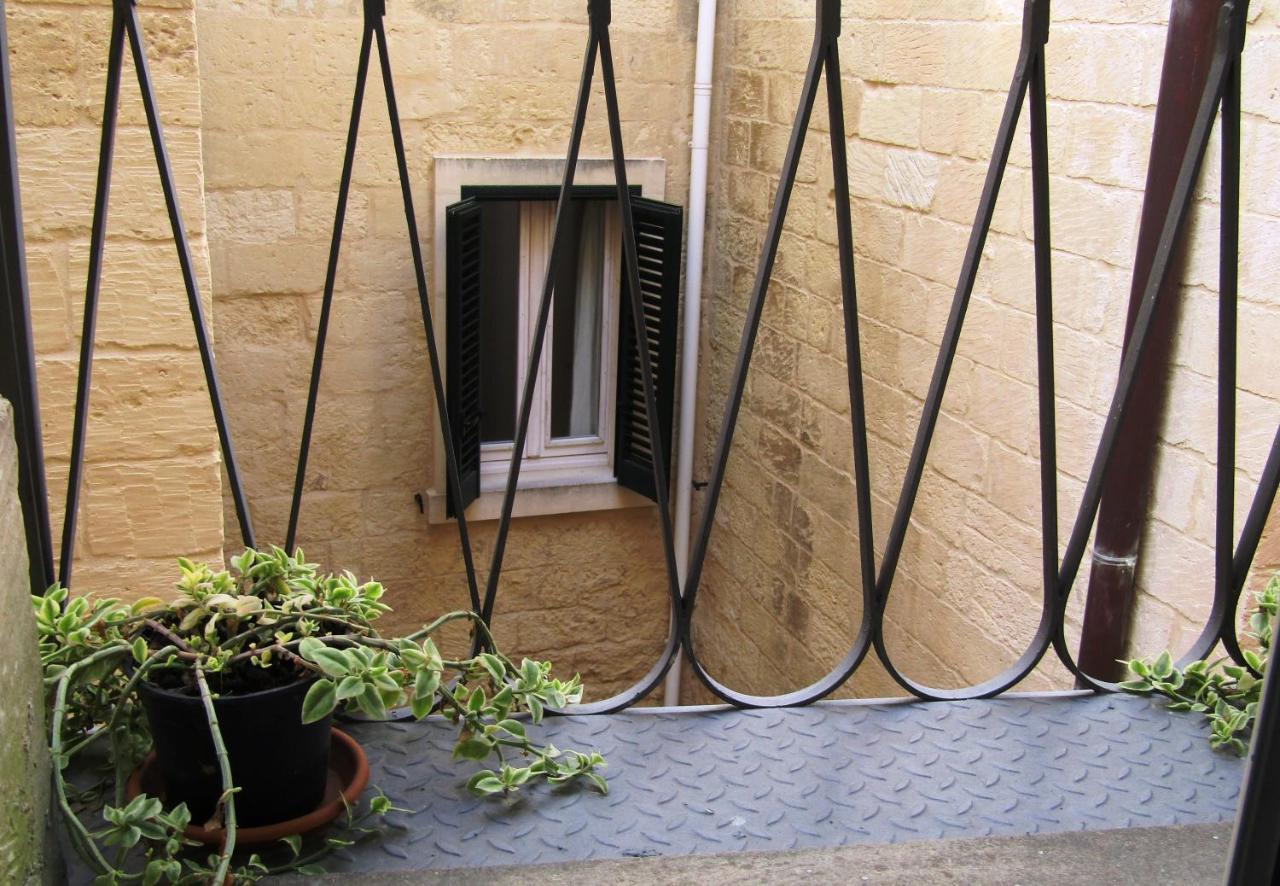 Casa Mamma Elvira Bed & Breakfast Lecce Exterior photo